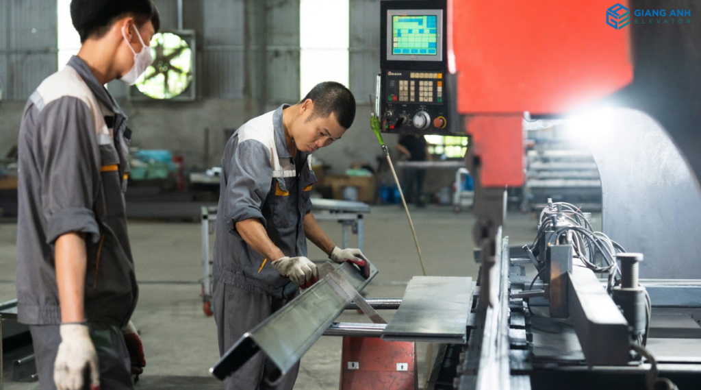 Đội ngũ nhân viên Giang Anh nhiệt huyết